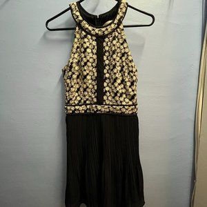Black and Gold Sleeveless Romeo & Juliet Couture Party Dress Size Small US 4